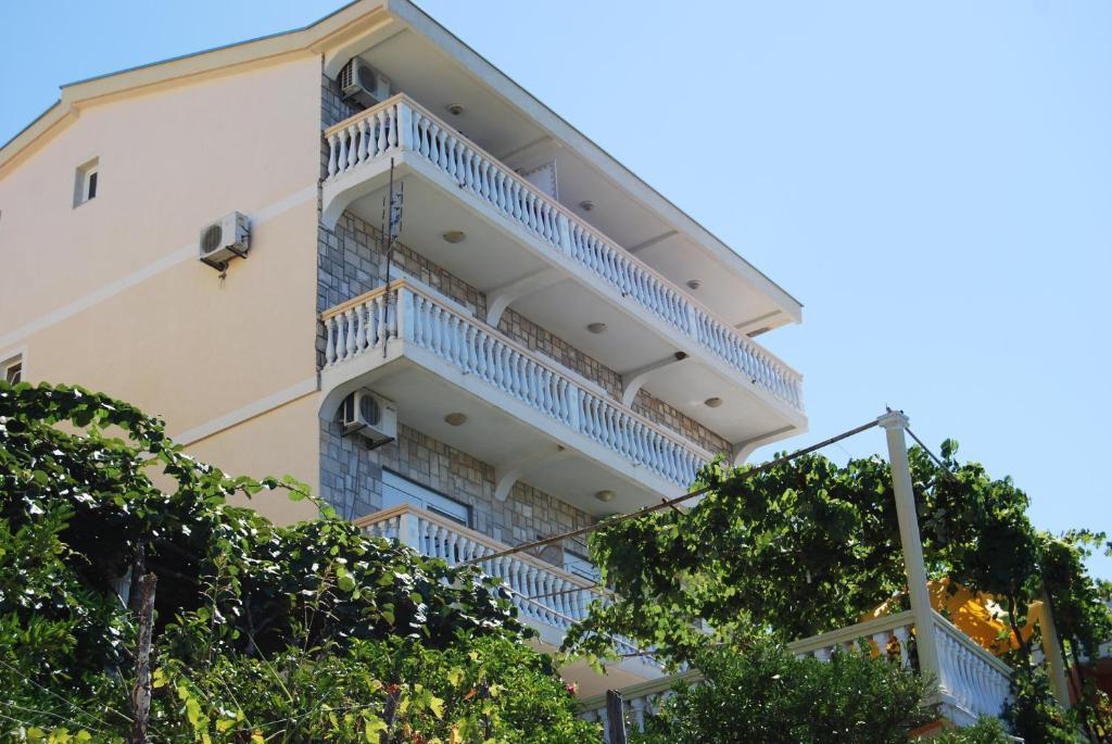 Sun Apartments ウルツィニ エクステリア 写真
